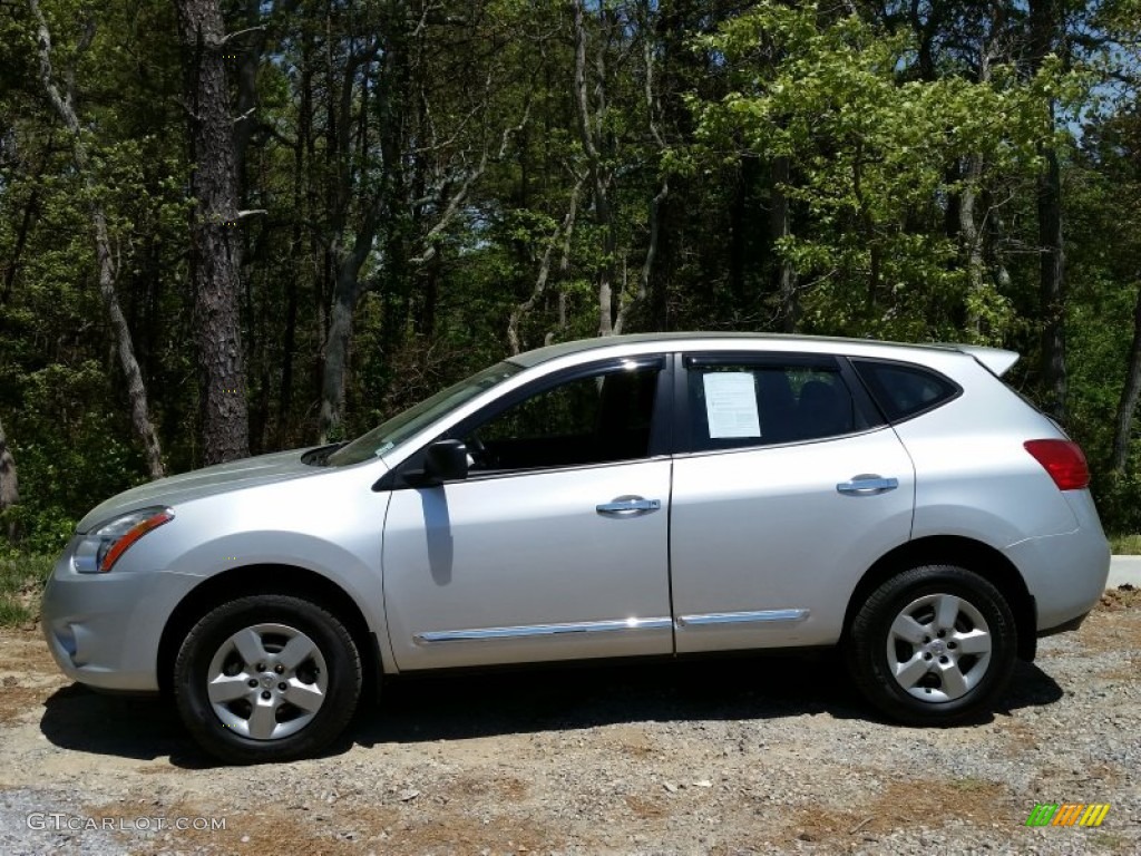 2012 Rogue S AWD - Brilliant Silver / Black photo #5