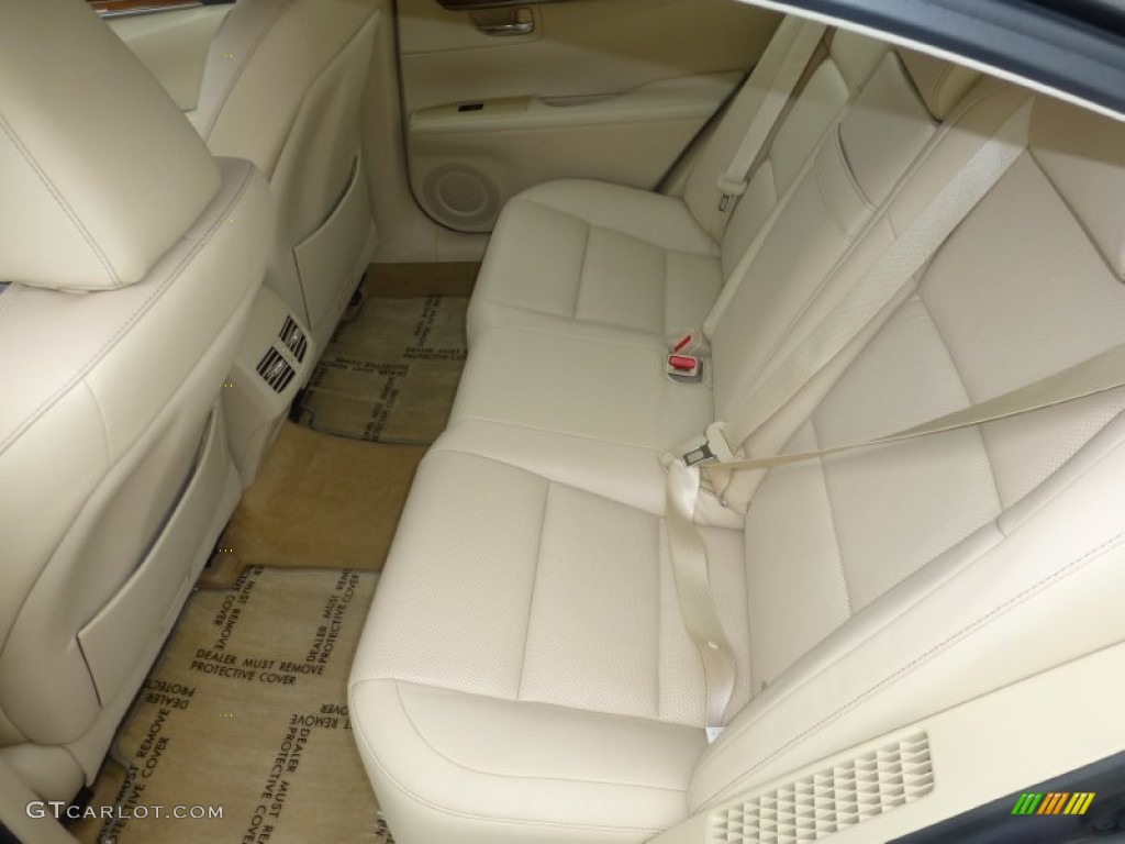 2014 Lexus ES 300h Hybrid Rear Seat Photo #104049975