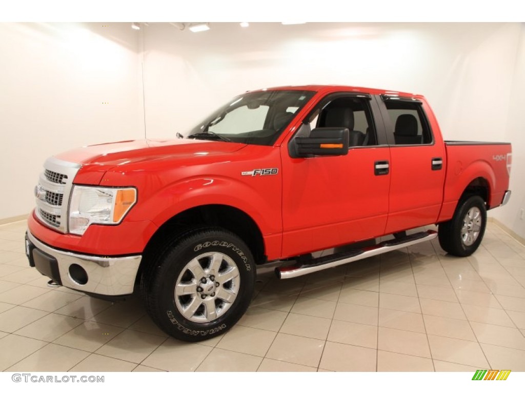 2013 F150 XLT SuperCrew 4x4 - Race Red / Steel Gray photo #3