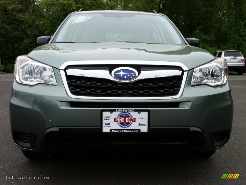 2015 Forester 2.5i - Jasmine Green Metallic / Gray photo #2