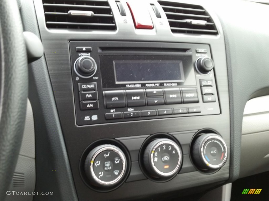 2015 Forester 2.5i - Jasmine Green Metallic / Gray photo #10