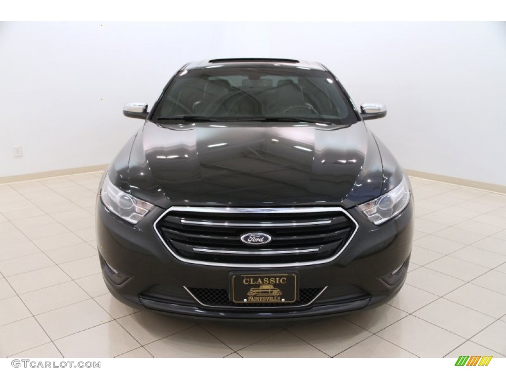 2013 Tuxedo Black Metallic Ford Taurus Limited 104039012 Photo 2