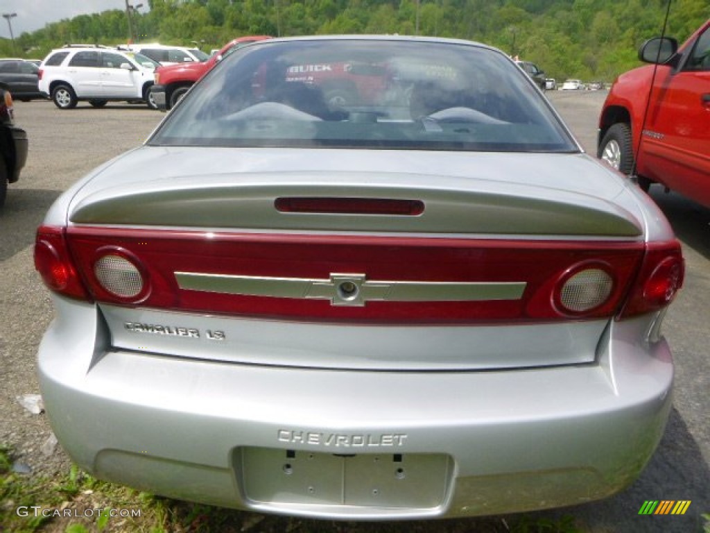 2003 Cavalier LS Coupe - Ultra Silver Metallic / Graphite Gray photo #3