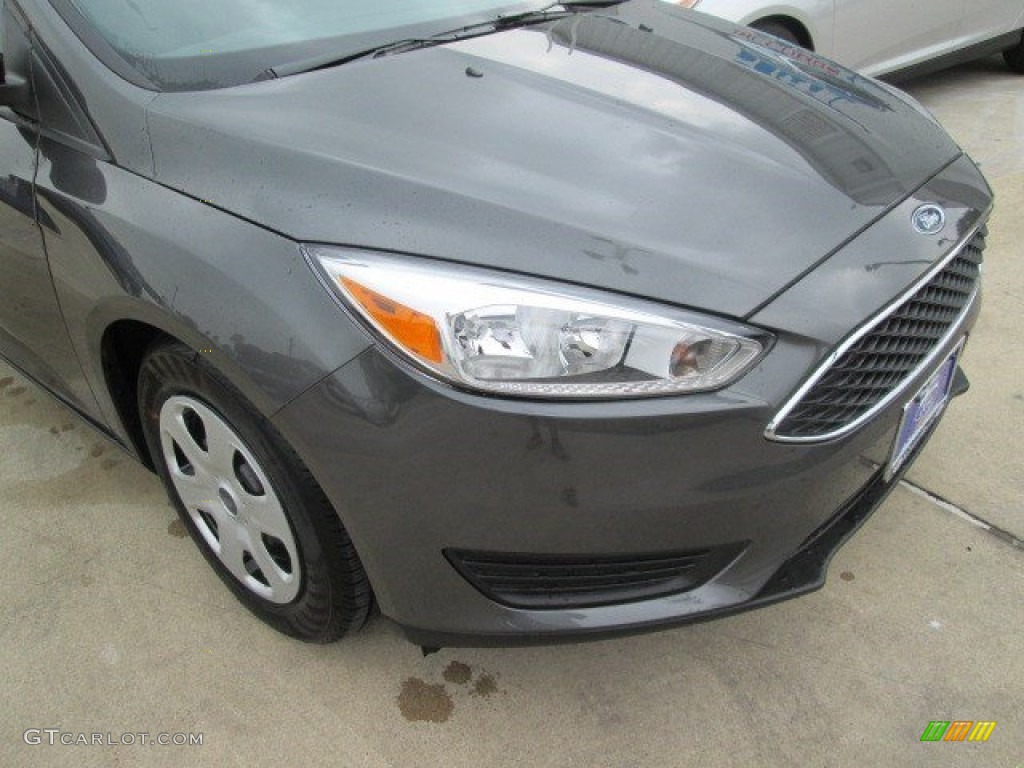 2015 Focus S Sedan - Magnetic Metallic / Charcoal Black photo #2