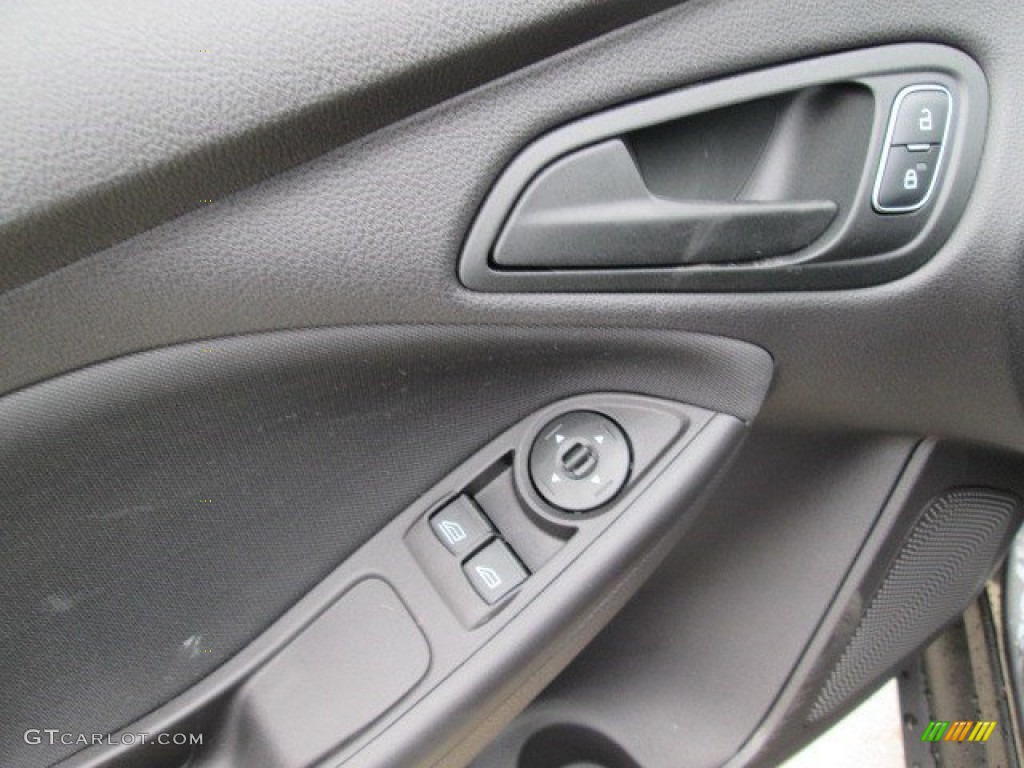 2015 Focus S Sedan - Magnetic Metallic / Charcoal Black photo #30