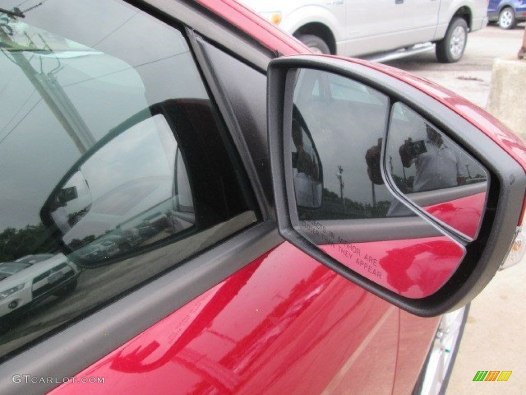 2015 Focus SE Sedan - Ruby Red Metallic / Charcoal Black photo #6