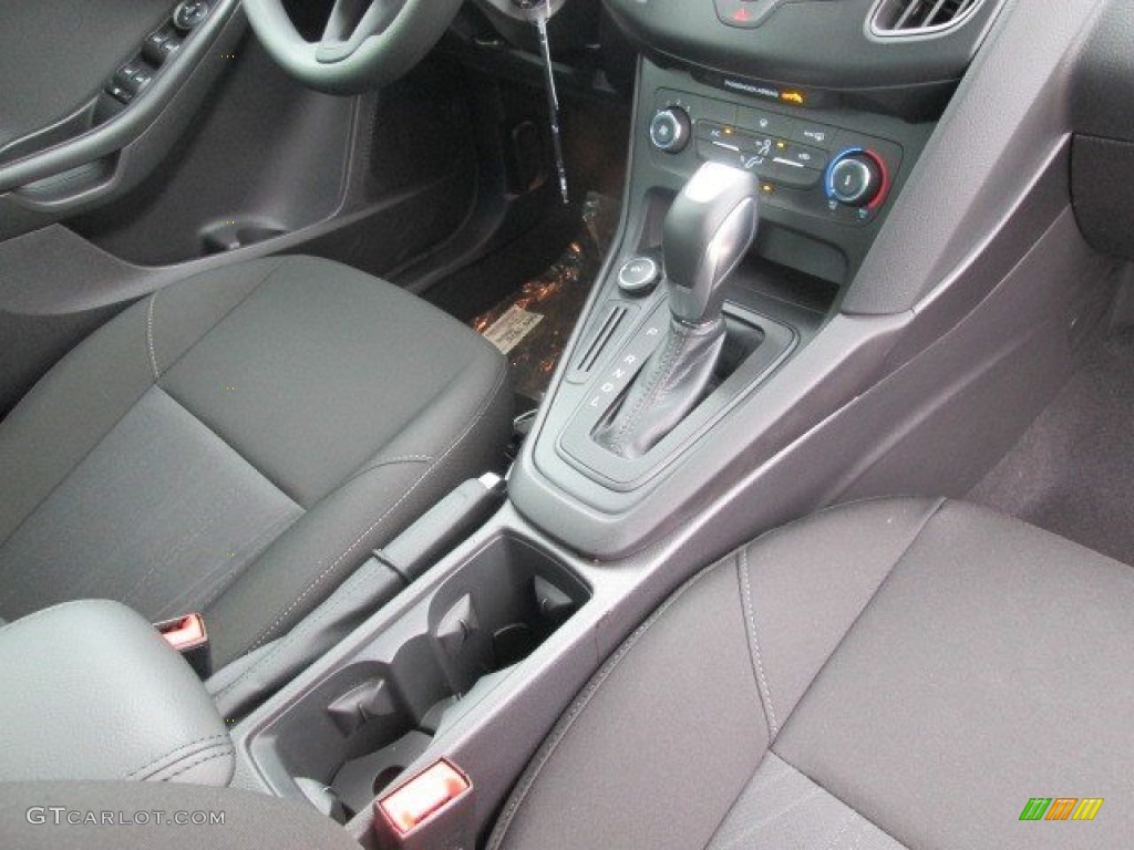 2015 Focus SE Sedan - Ruby Red Metallic / Charcoal Black photo #20