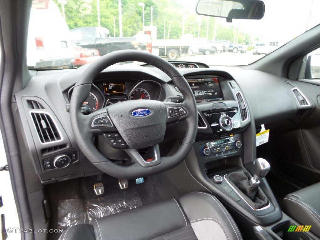 2015 Ford Focus ST Hatchback ST Smoke Storm/Charcoal Black Recaro Sport Seats Dashboard Photo #104082742