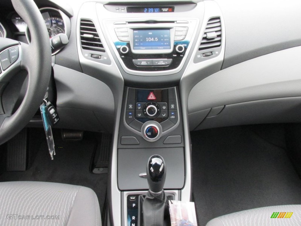 2016 Elantra SE - Titanium Gray / Gray photo #23