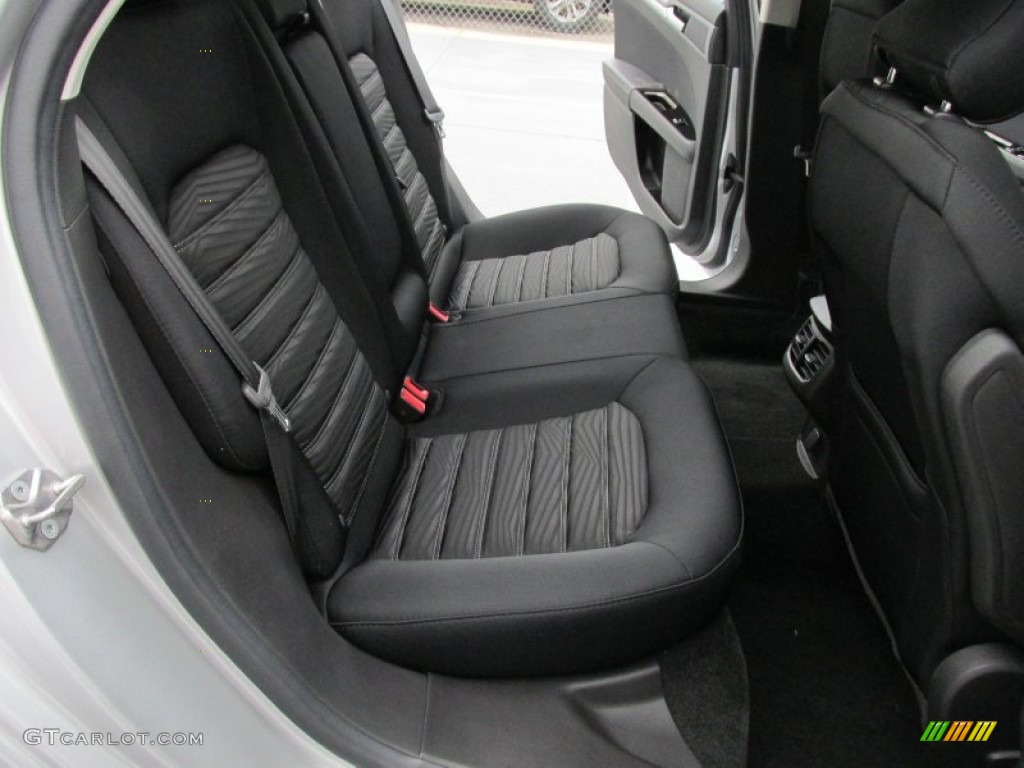 Charcoal Black Interior 2016 Ford Fusion SE Photo #104091724