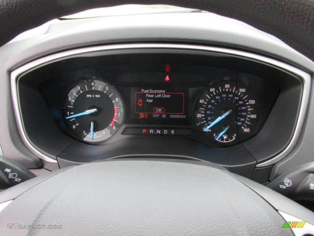 2016 Ford Fusion SE Gauges Photos