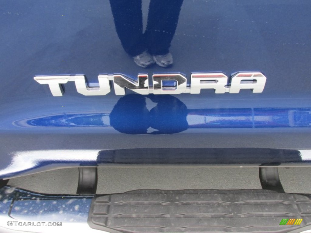 2015 Tundra SR5 CrewMax - Blue Ribbon Metallic / Black photo #14