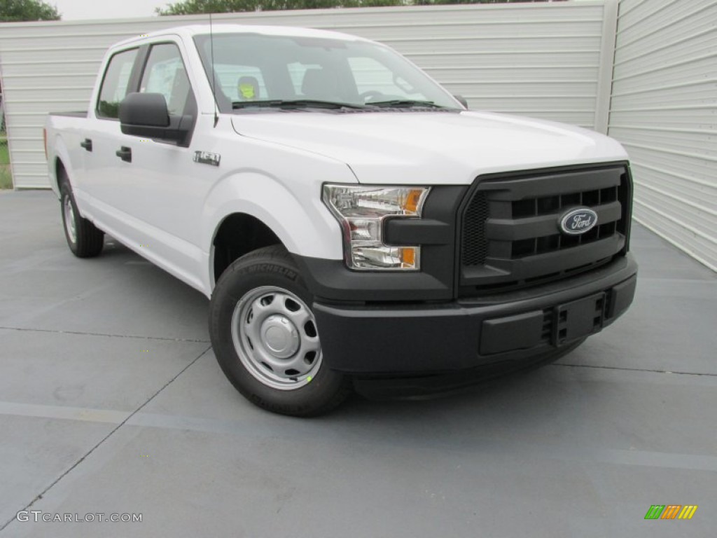 2015 F150 XL SuperCrew - Oxford White / Medium Earth Gray photo #2