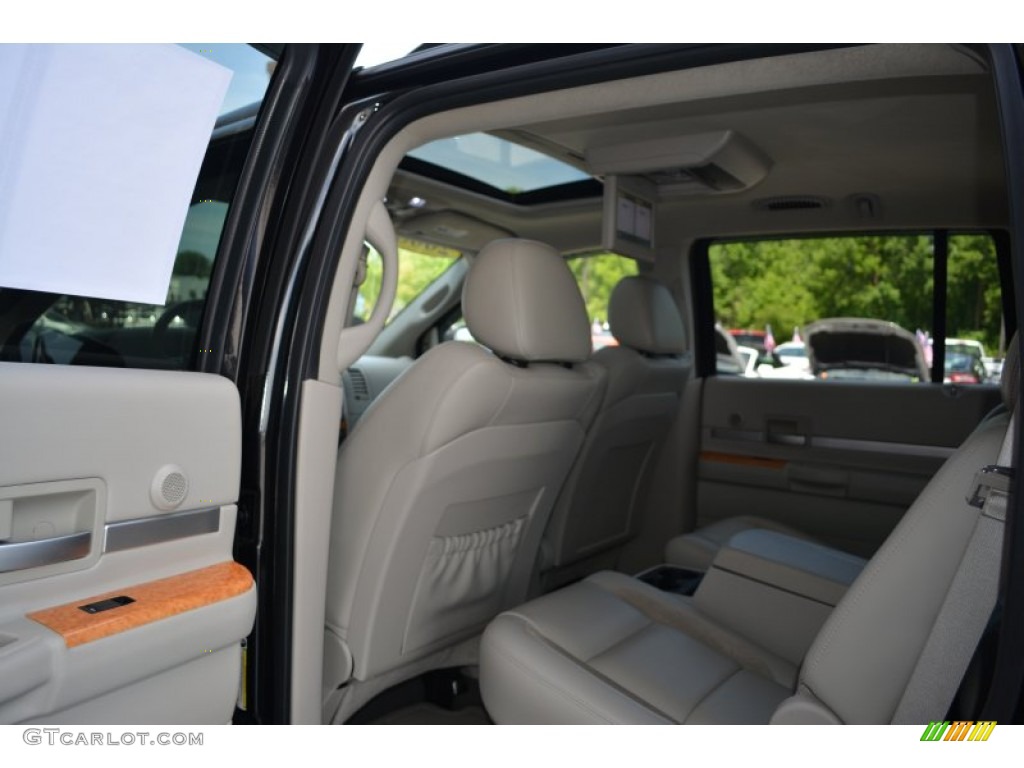 2008 Aspen Limited 4WD - Brilliant Black Crystal Pearl / Light Graystone photo #13