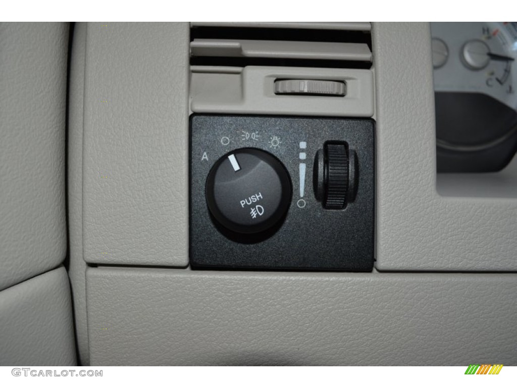 2008 Aspen Limited 4WD - Brilliant Black Crystal Pearl / Light Graystone photo #30