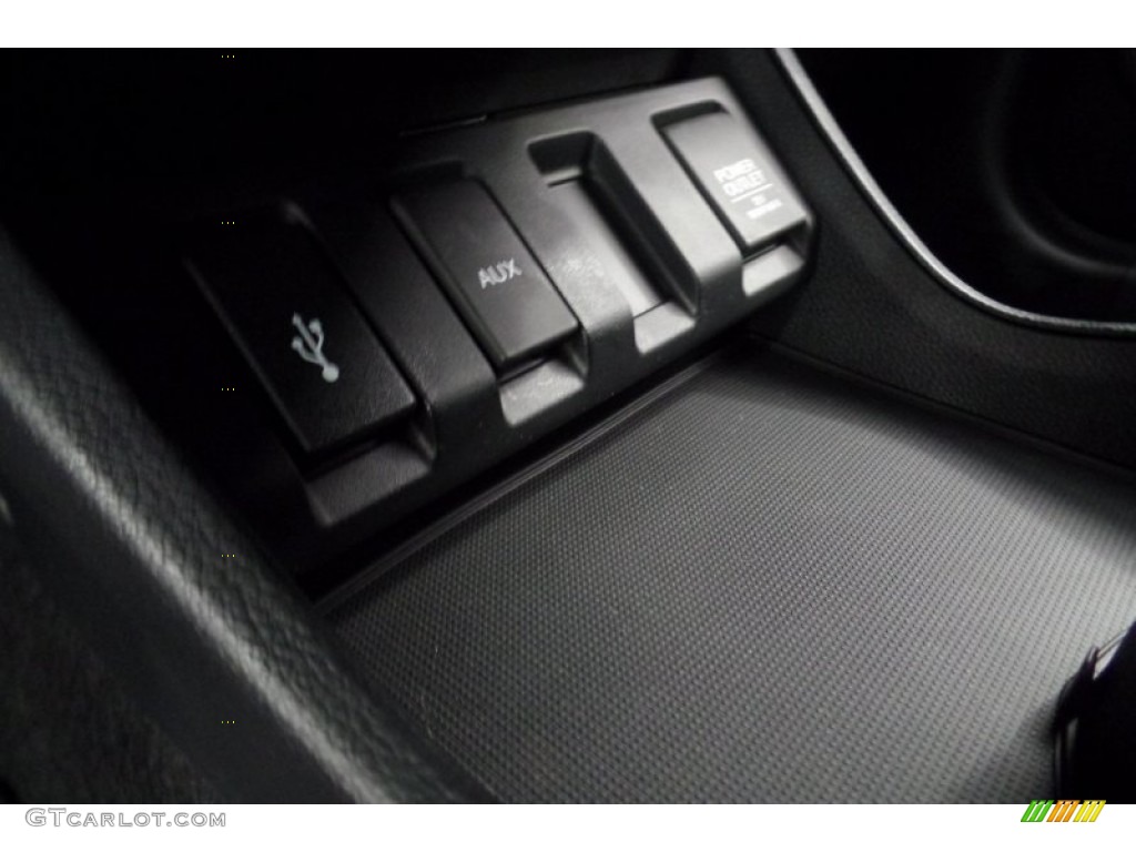 2016 Honda HR-V LX AWD Controls Photo #104106434