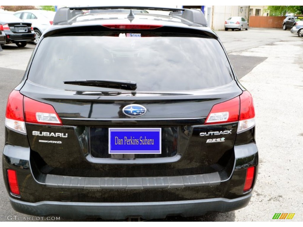2011 Outback 2.5i Limited Wagon - Crystal Black Silica / Warm Ivory photo #7