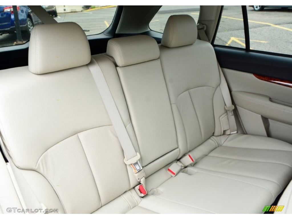 2011 Outback 2.5i Limited Wagon - Crystal Black Silica / Warm Ivory photo #16