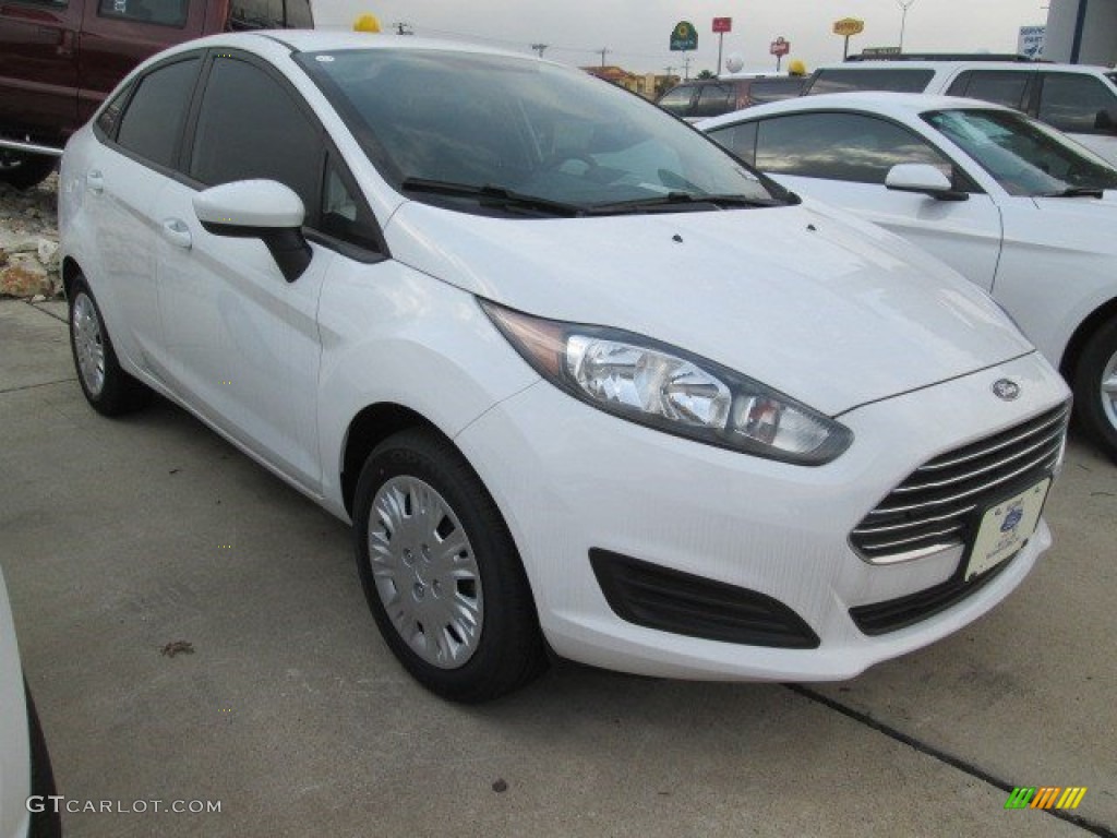 2015 Fiesta S Sedan - Oxford White / Charcoal Black photo #2