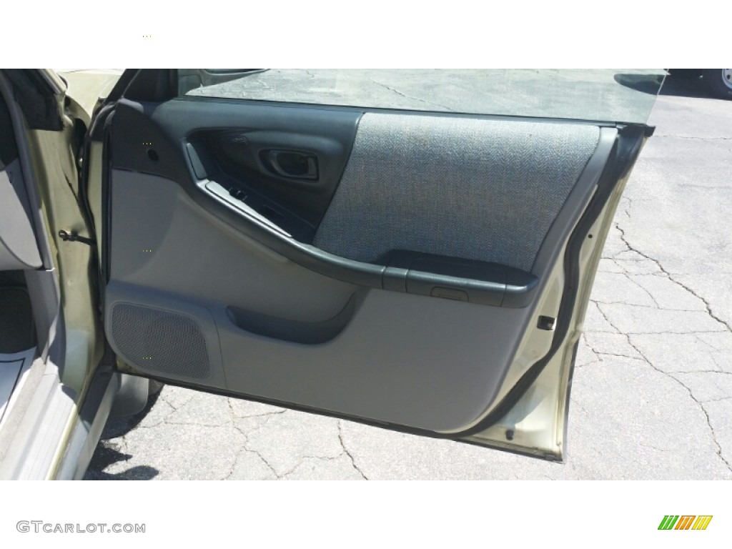 2002 Forester 2.5 L - Sierra Gold Metallic / Gray photo #6