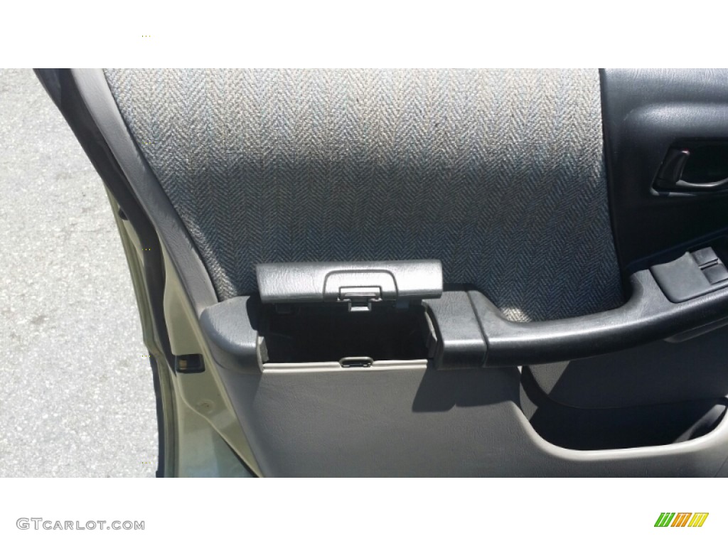 2002 Forester 2.5 L - Sierra Gold Metallic / Gray photo #16