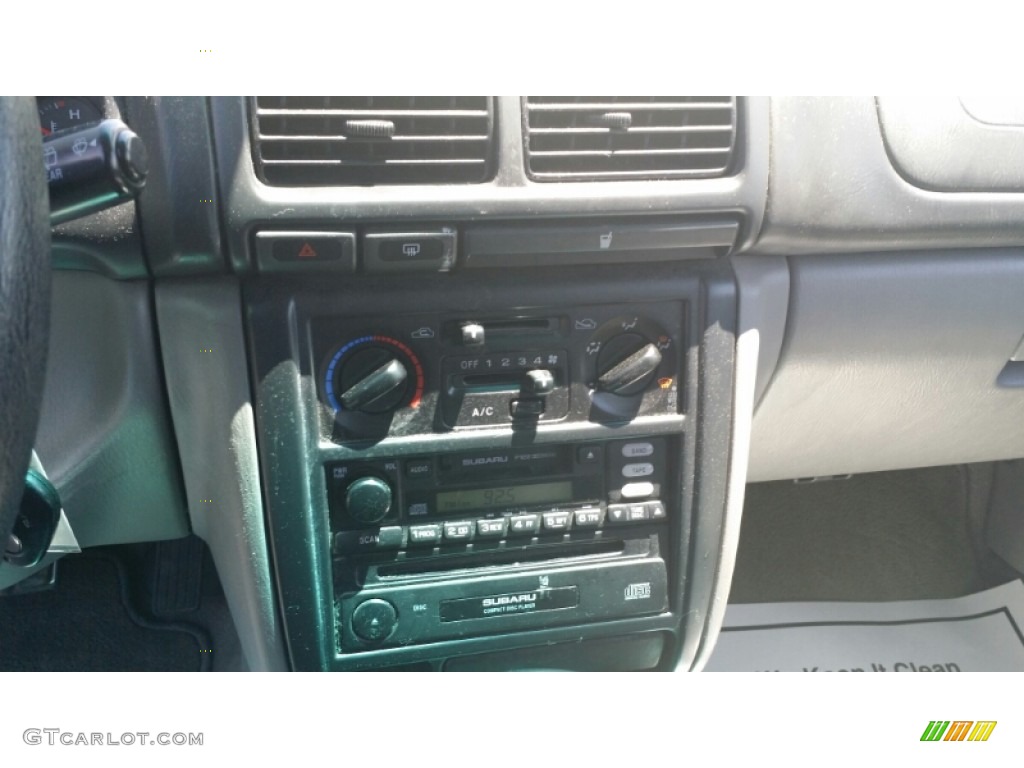 2002 Forester 2.5 L - Sierra Gold Metallic / Gray photo #23