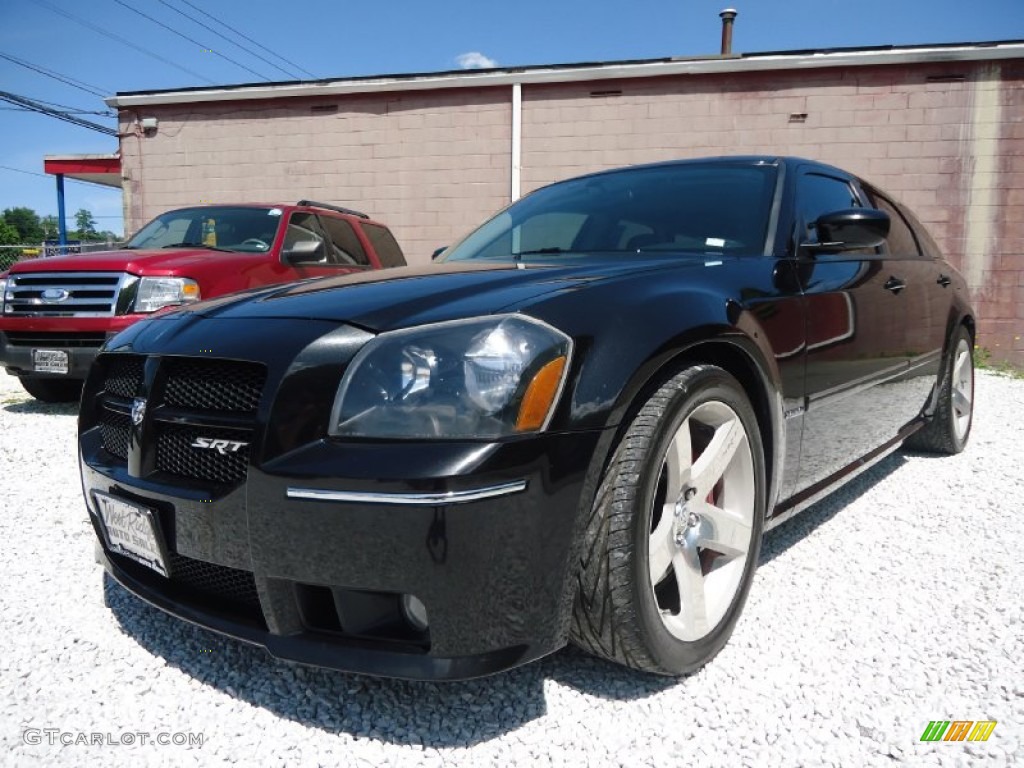 2006 Magnum SRT-8 - Brilliant Black Crystal Pearl / Dark Slate Gray/Light Graystone photo #3