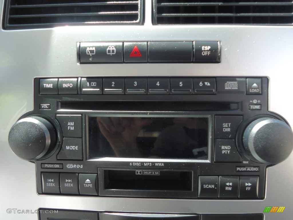 2006 Dodge Magnum SRT-8 Audio System Photos
