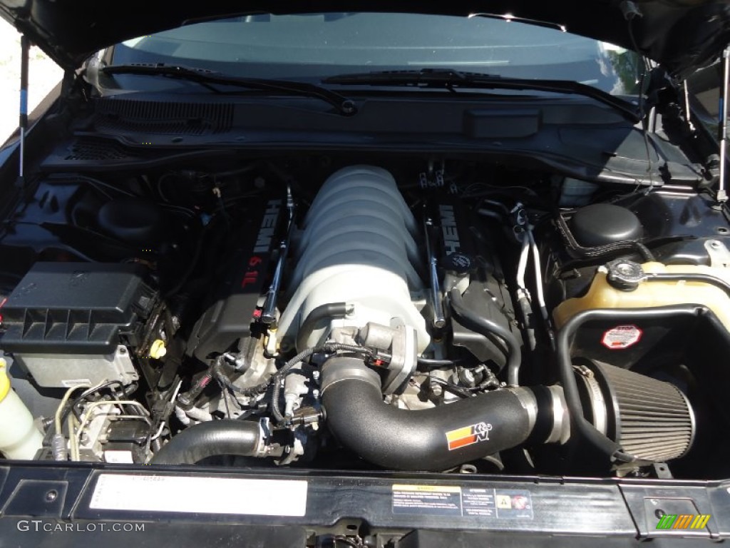 2006 Dodge Magnum SRT-8 Engine Photos