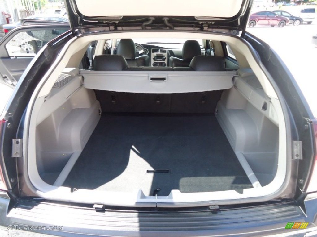 2006 Dodge Magnum SRT-8 Trunk Photos