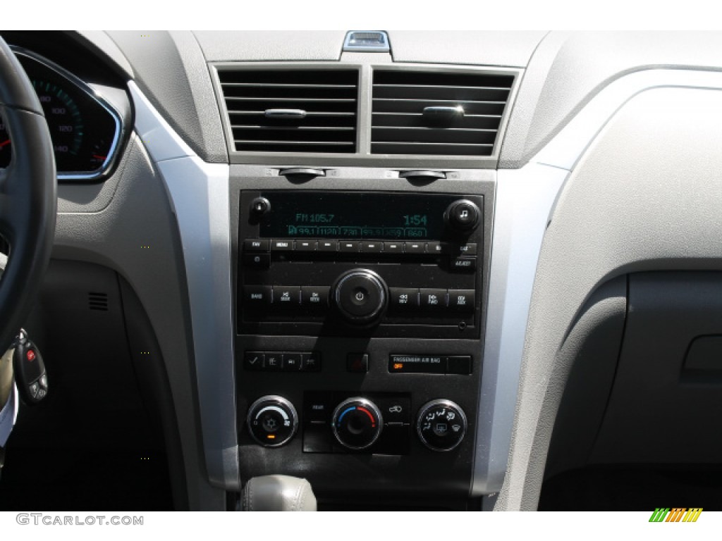 2011 Traverse LT - White / Ebony/Ebony photo #12