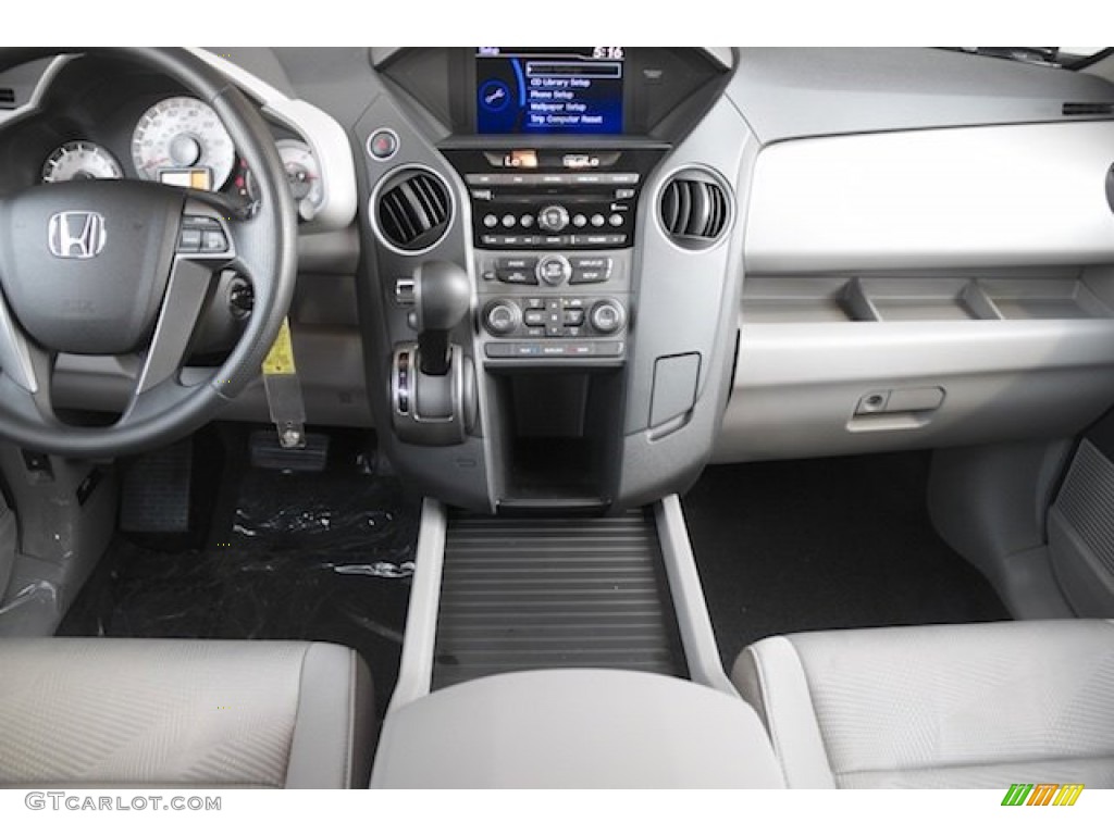 2015 Pilot LX - Crystal Black Pearl / Gray photo #13