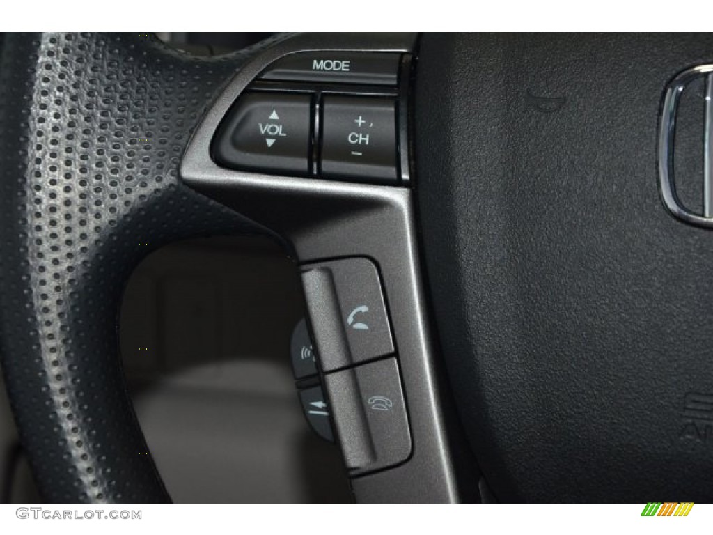 2015 Pilot SE - Crystal Black Pearl / Gray photo #19