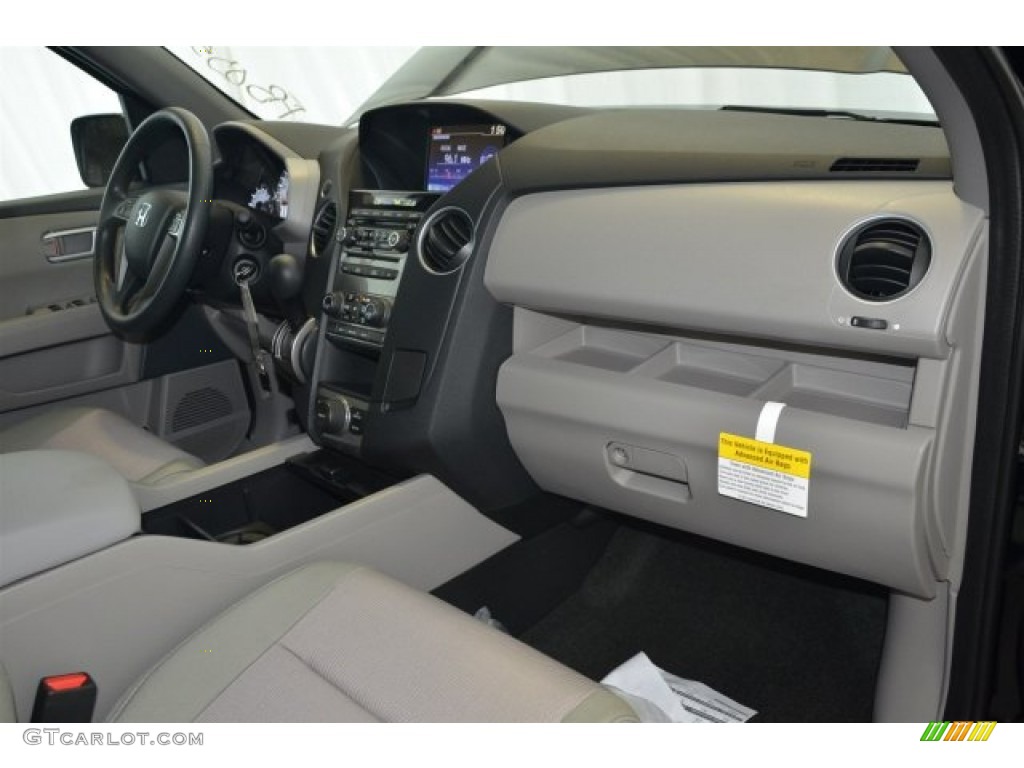 2015 Pilot SE - Crystal Black Pearl / Gray photo #26