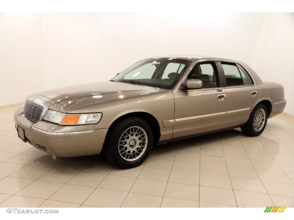 2002 Grand Marquis GS - Arizona Beige Metallic / Medium Parchment photo #3