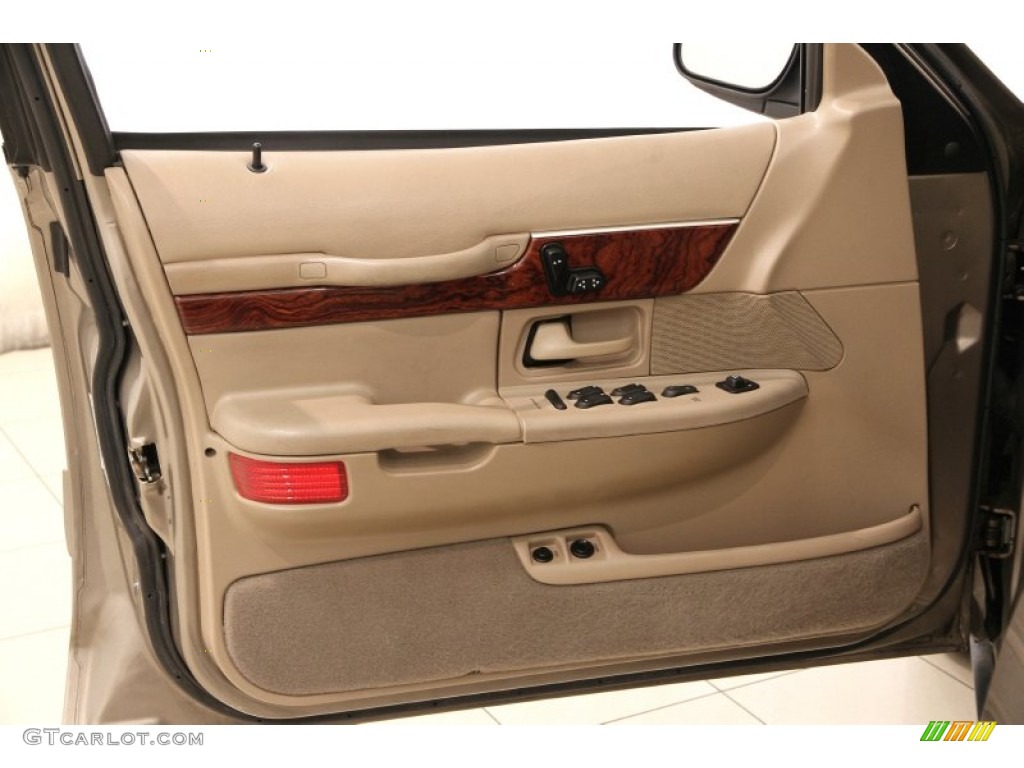 2002 Grand Marquis GS - Arizona Beige Metallic / Medium Parchment photo #5