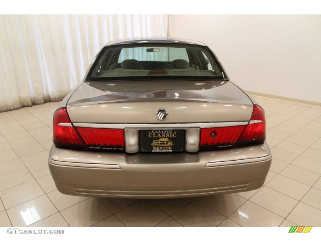 2002 Grand Marquis GS - Arizona Beige Metallic / Medium Parchment photo #19