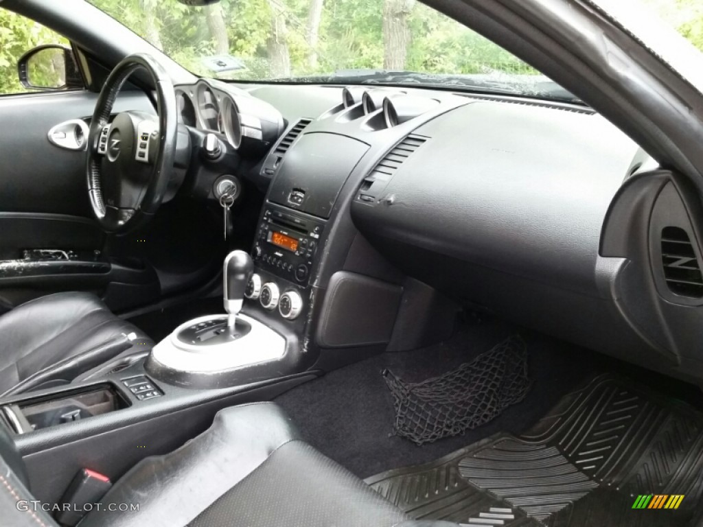 2006 350Z Touring Coupe - Magnetic Black Pearl / Charcoal Leather photo #18