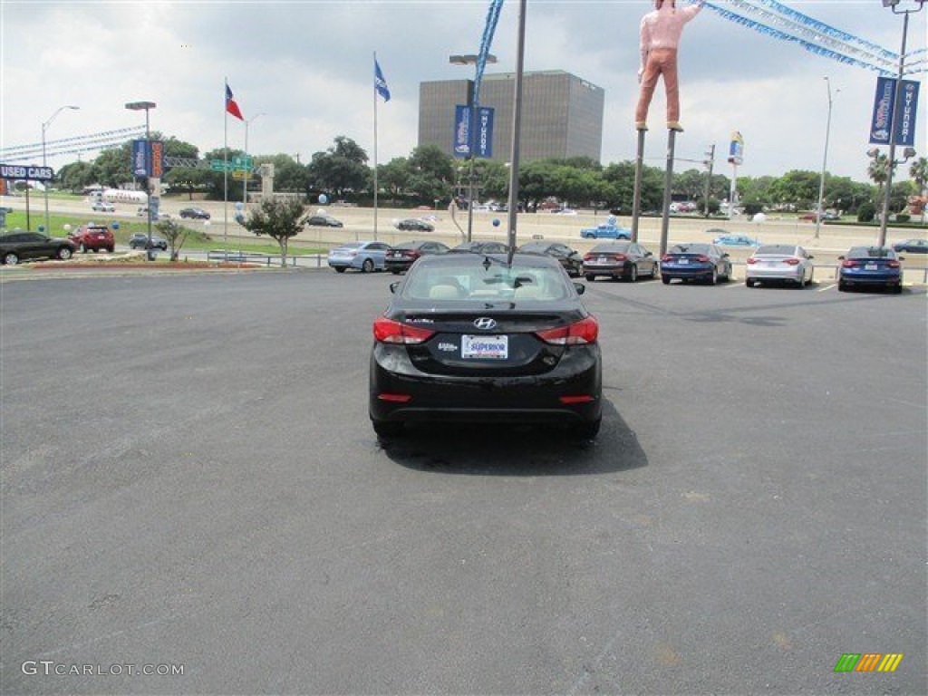 2016 Elantra SE - Phantom Black / Beige photo #7