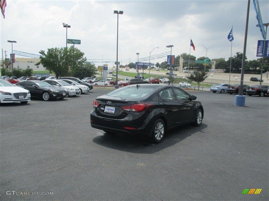 2016 Elantra SE - Phantom Black / Beige photo #8