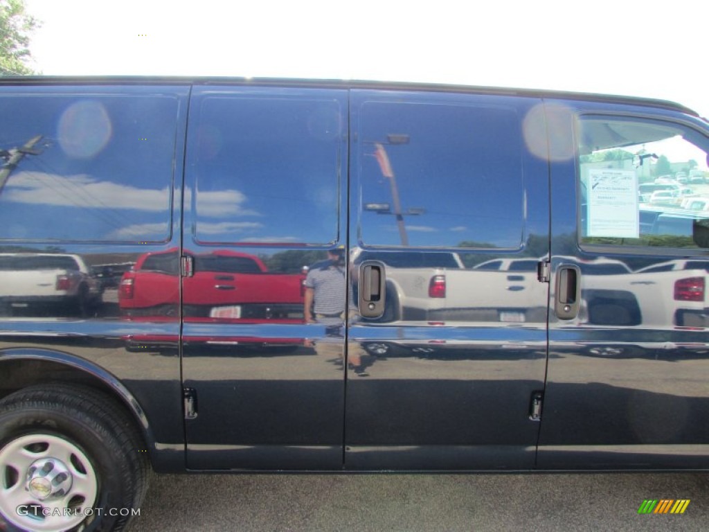 2007 Express 1500 Cargo Van - Dark Blue Metallic / Neutral photo #13