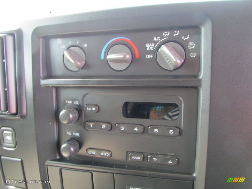 2007 Express 1500 Cargo Van - Dark Blue Metallic / Neutral photo #29