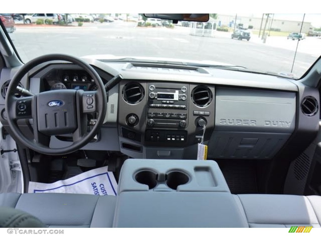 2015 F250 Super Duty XL Crew Cab 4x4 - Oxford White / Steel photo #14