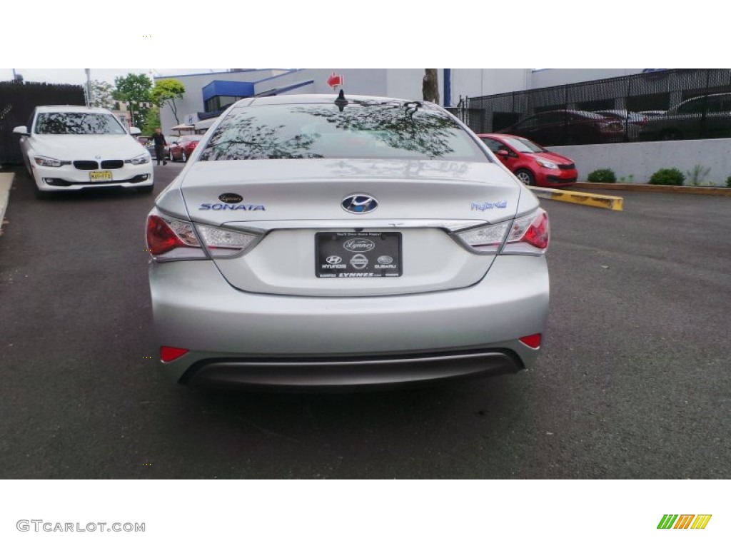 2011 Sonata Hybrid - Silver Frost Metallic / Gray photo #5