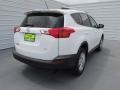 Super White - RAV4 LE Photo No. 4