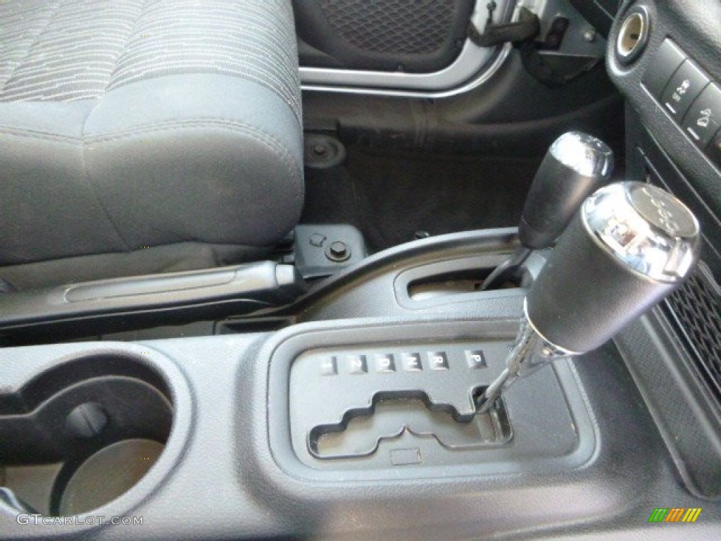 2011 Wrangler Unlimited Sport 4x4 Right Hand Drive - Bright Silver Metallic / Black photo #17