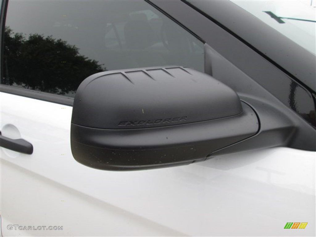 2015 Explorer FWD - Oxford White / Medium Light Stone photo #5