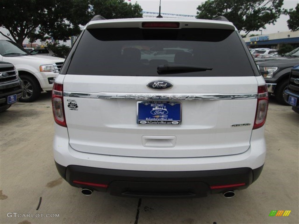 2015 Explorer FWD - Oxford White / Medium Light Stone photo #12