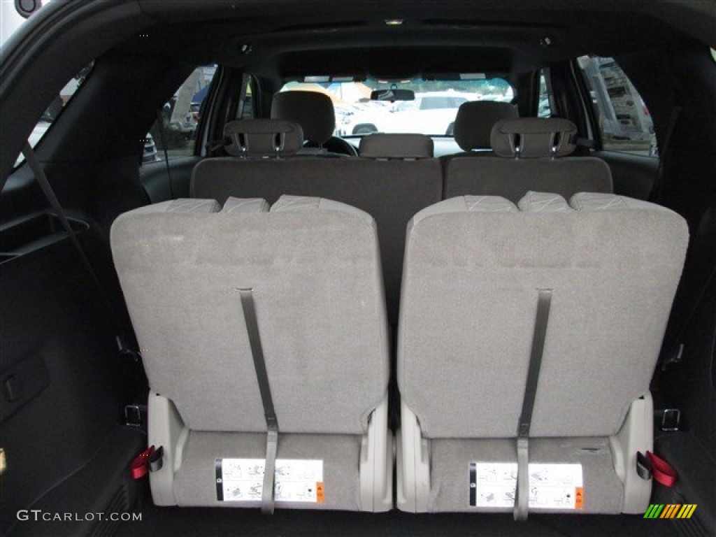 2015 Explorer FWD - Oxford White / Medium Light Stone photo #17