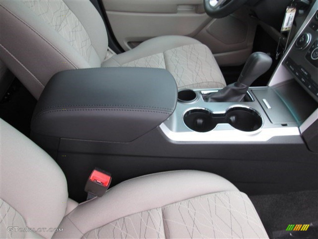 2015 Explorer FWD - Oxford White / Medium Light Stone photo #29